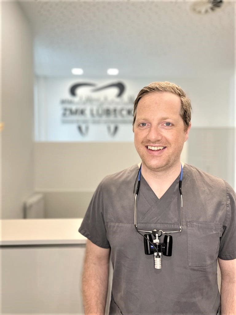 Dr. Lander - Zahnarzt Lübeck für Zahnimplantate